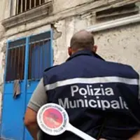 C.mare di Stabia. Sgomberati alloggi occupati da immigrati