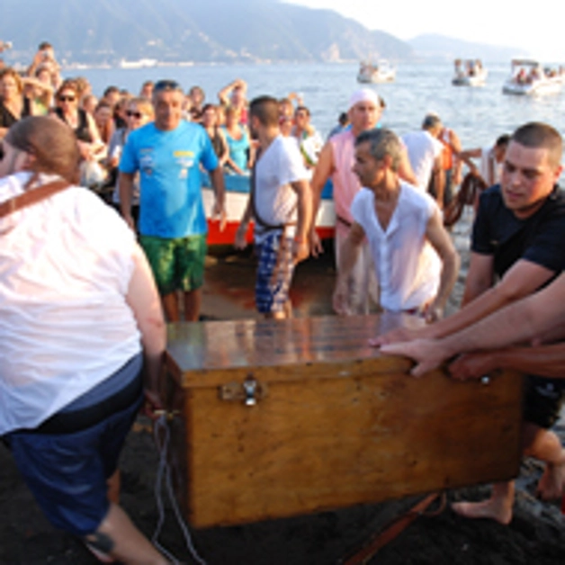 Festa del 5 Agosto: migliaia di persone sul luogo del ritrovamento della Madonna