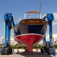 C.mare di Stabia. Varato lo yacht dell´imprenditore Fiorucci