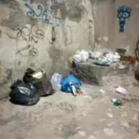 Via Domenico Cirillo, un´altra mini discarica