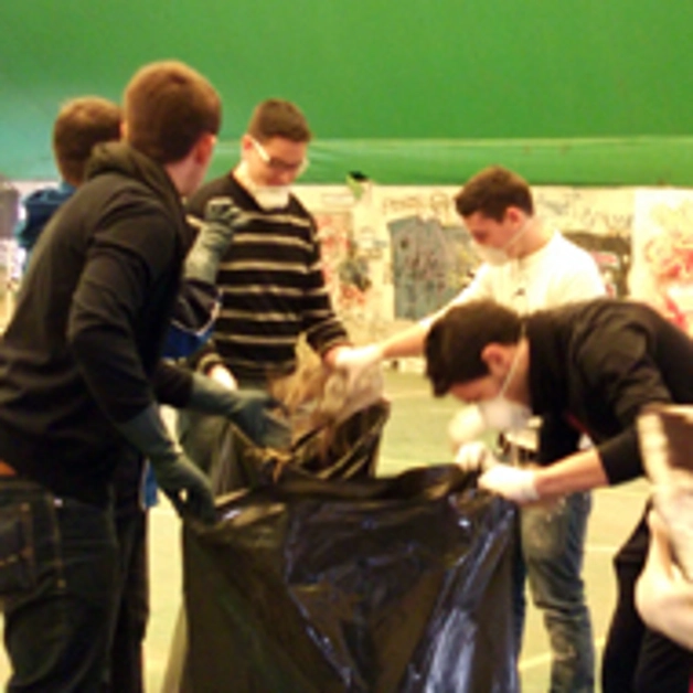 Gli studenti del Pitagora ce l´hanno fatta: la tendostruttura verrà restaurata!