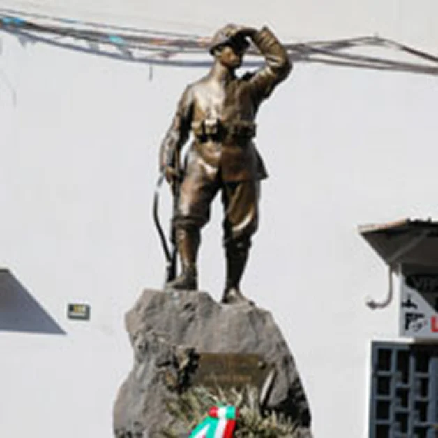 Boscotrecase. Restaurato il "milite ignoto" bronzeo in piazzetta Annunziatella