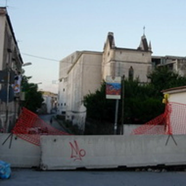 Via Sepolcri, terminati i lavori al collettore fognario. A dicembre il ponte?