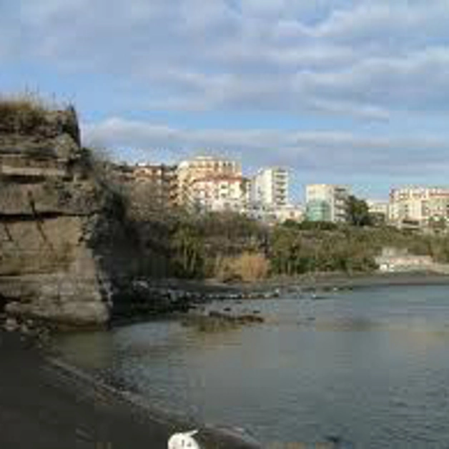 La spiaggia di Capo Oncino rischia la chiusura. La protesta dei cittadini