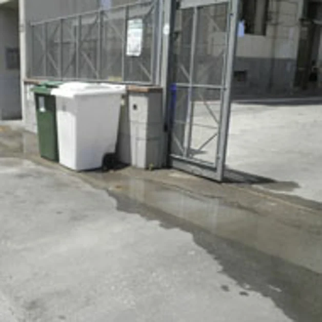 Perdita d´acqua in via San Fermo, i residenti: "La GORI non interviene!"