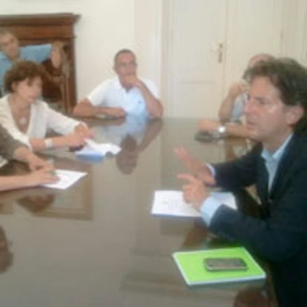 Capo Oncino, cittadini in corteo. Starita riceve una delegazione al Comune