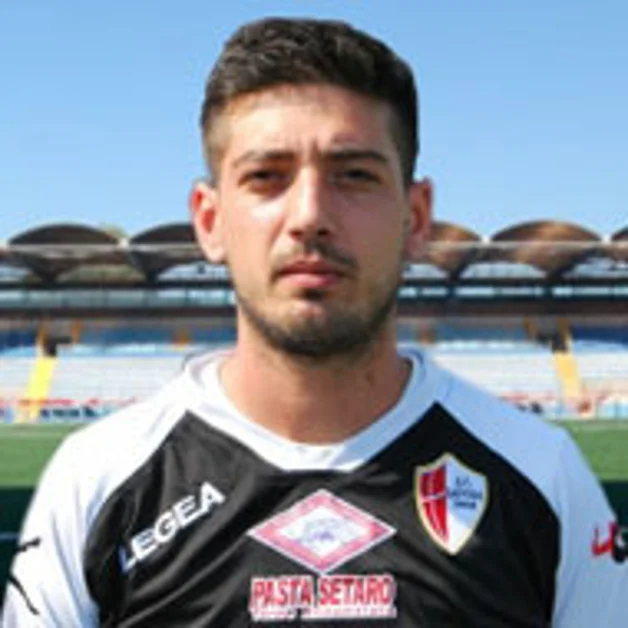 Donato Rima è un calciatore a pieno titolo del Savoia