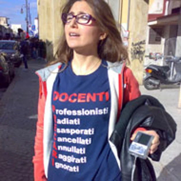 Studenti e professori in corteo a Torre Annunziata: salviamo la Scuola pubblica