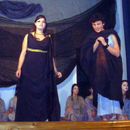 Liceo Pitagora, emozione teatro