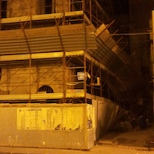 Crolla una palazzina in piazza Giovanni XIII