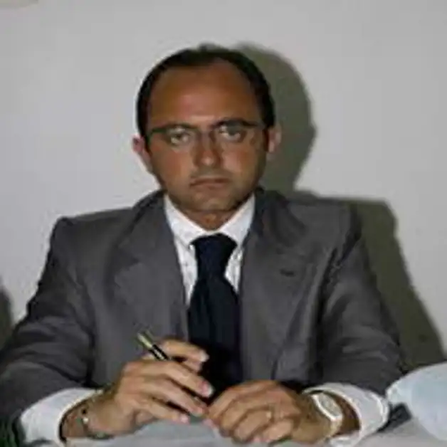 L´on. Raffaele Sentiero dal giudice per chiarire sua posizione 