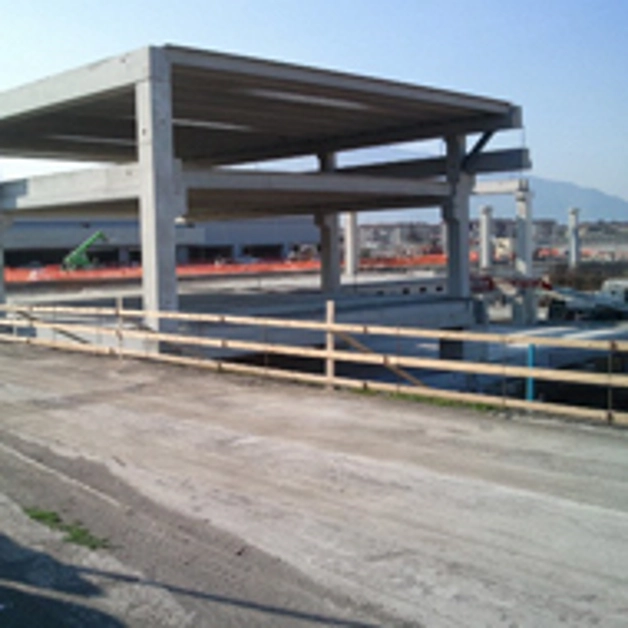 Maximall vs La Cartiera, la «guerra» dei centri commerciali