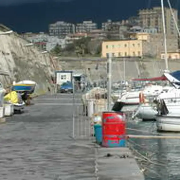 "Oplonti sul mare", mostra fotografica e passeggiata sul porto