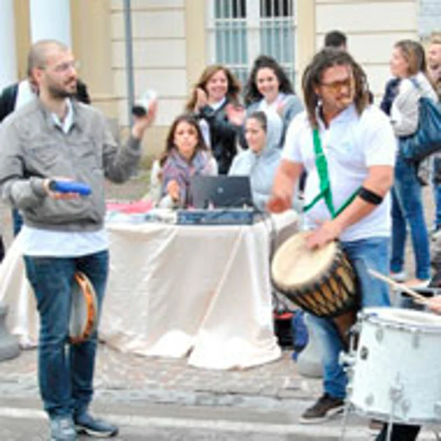 Pompei. "L´invasione degli Angeli", artisti in piazza B. Longo