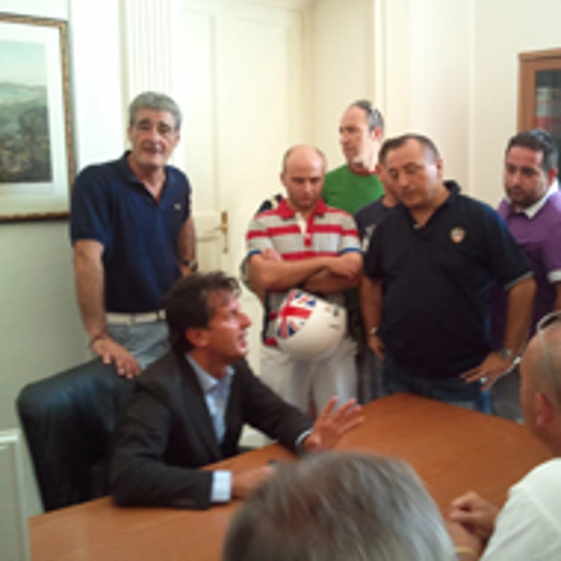 Sit-in dei lavoratori torresi davanti al Palazzo della Regione