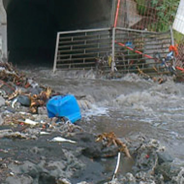 Fiume d´acqua dallo scarico dell´Oncino: il video su Facebook