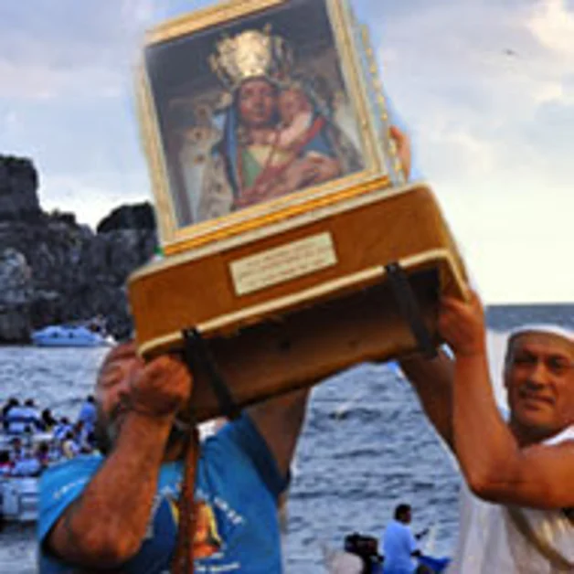 Festa del 5 Agosto: il popolo torrese ed il legame con la Madonna della Neve 