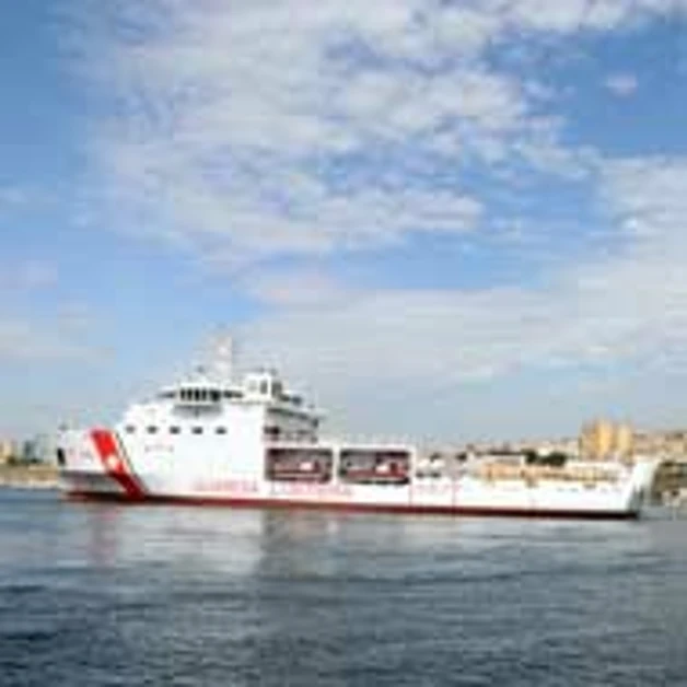 Il pattugliatore "Dattilo" nel porto di Torre Annunziata