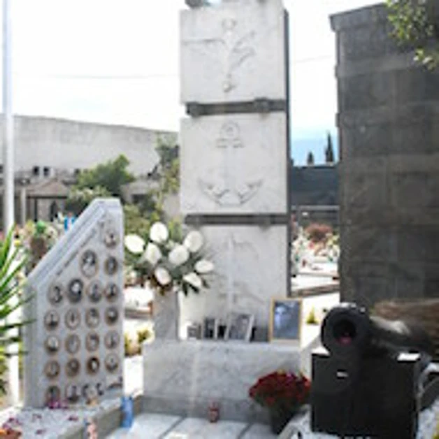 Giornata dei defunti, celebrazione al cimitero di Torre Annunziata