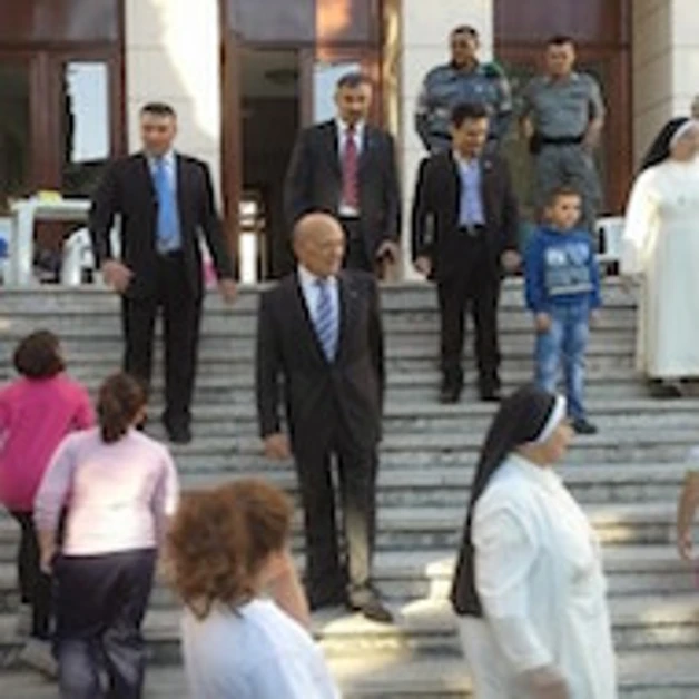 Pompei. Beneficenza, doni ai bambini Opere del Santuario