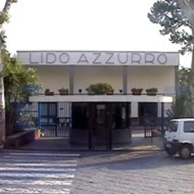 Lo slargo del Lido Azzurro e delle Terme intitolato al comm. Luigi Manzo