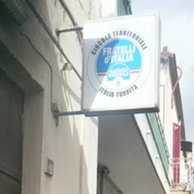 Torre del Greco. Atto incendiario contro sede Fratelli d´Italia