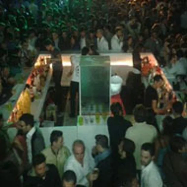 Le serate sul litorale di Torre Annunziata con "Oplonti Beach Club"