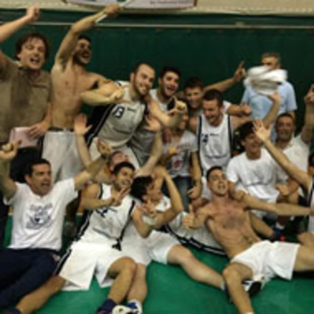 Il Basketorre festeggia la promozione in serie C