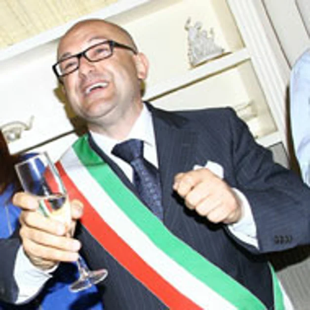 Pompei. Nando Uliano a Palazzo De Fusco con la fascia tricolore