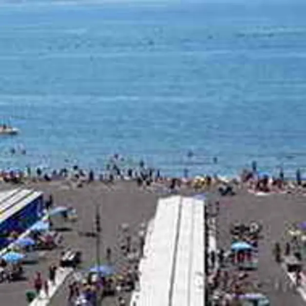 Il litorale torrese ritorna balneabile. Nuove analisi dell´Arpac