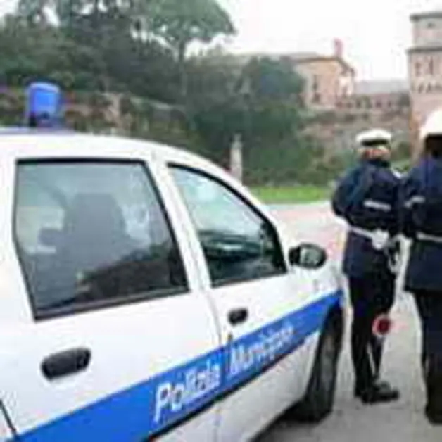 Nove vigili urbani ritornano in servizio. Regolarizzata la loro posizione