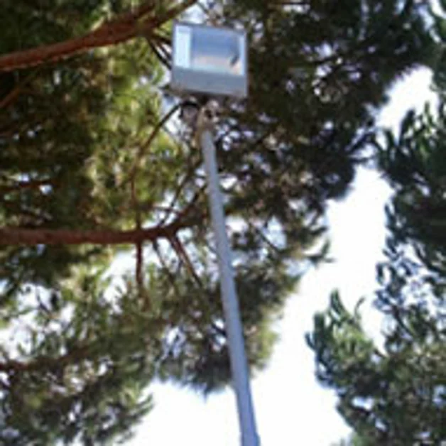 PalaOplonti "Siani", primi atti vandalici. Rubate tre telecamere e un faro