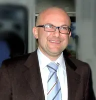 Pompei. Il sindaco Uliano precisa: sono iscritto al Pd