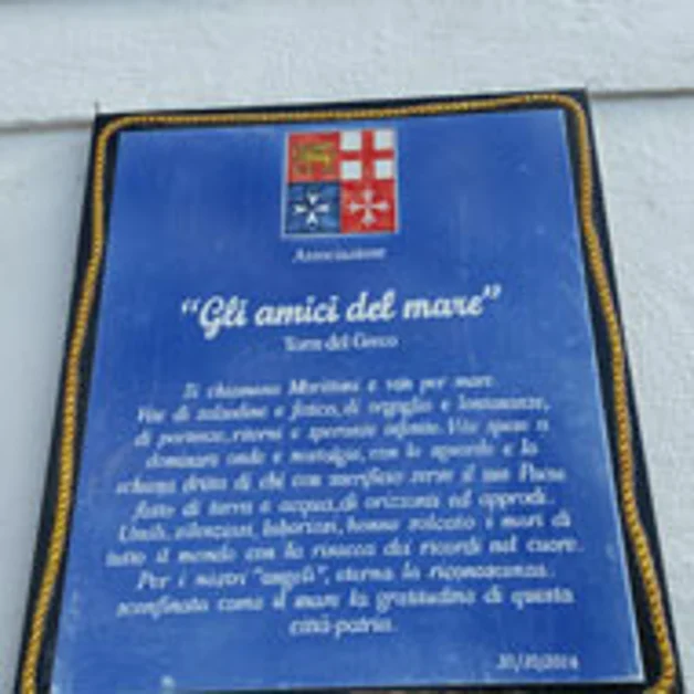 Torre del Greco. Cimitero, lapide dedicata ai marittimi