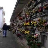 L´orario del cimitero per la commemorazione dei defunti