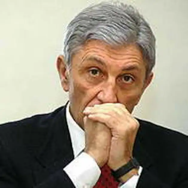 Antonio Bassolino al "de Chirico" parla di destra e sinistra