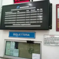 Circumvesuviana, poche corse e disagi per i nuovi biglietti