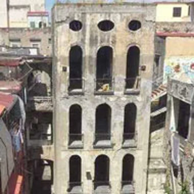 Palazzo Fienga da simbolo dell´alta a covo della criminalità