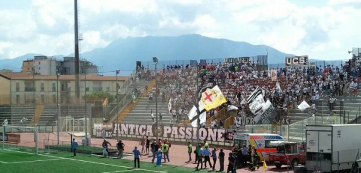 Savoia e Reggina, sfida per i play-out. I bianchi agli spareggi salvezza se... 