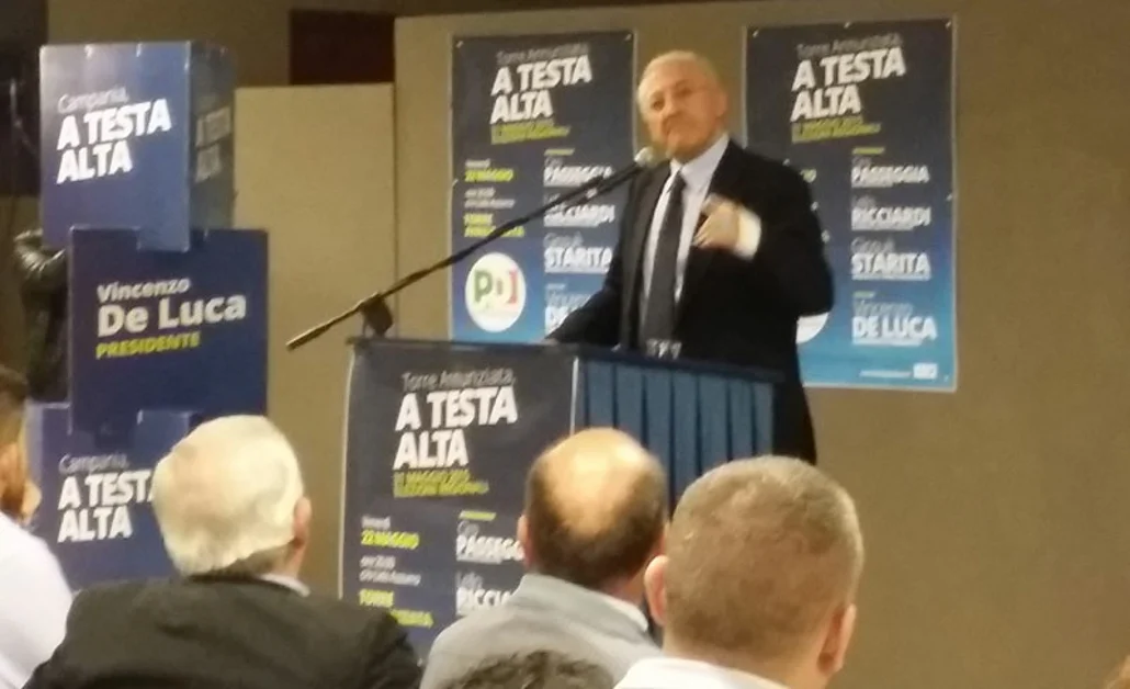 Regionali 2015, De Luca a Torre Annunziata: «Manderemo a casa Caldoro»