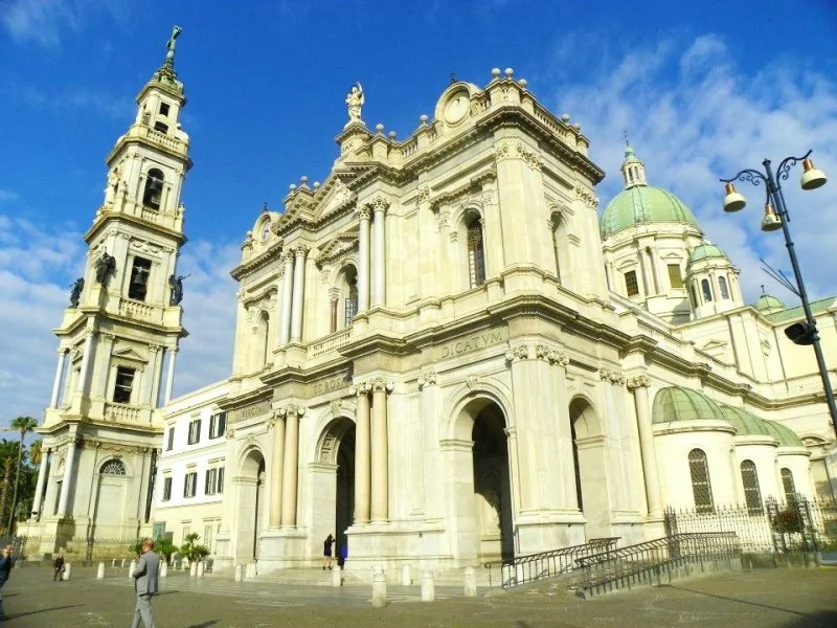 Pompei - Scuole del Santuario, prosegue la mobilitazione per evitare la chiusura