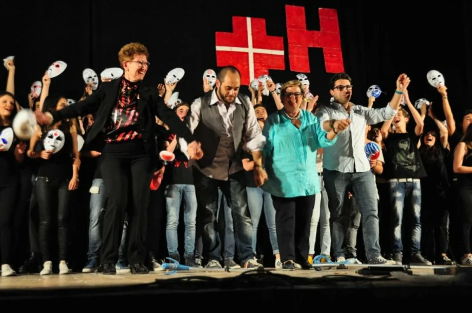 Liceo Pitagora-Croce, dal laboratorio teatrale messaggio persuasivo per i giovani