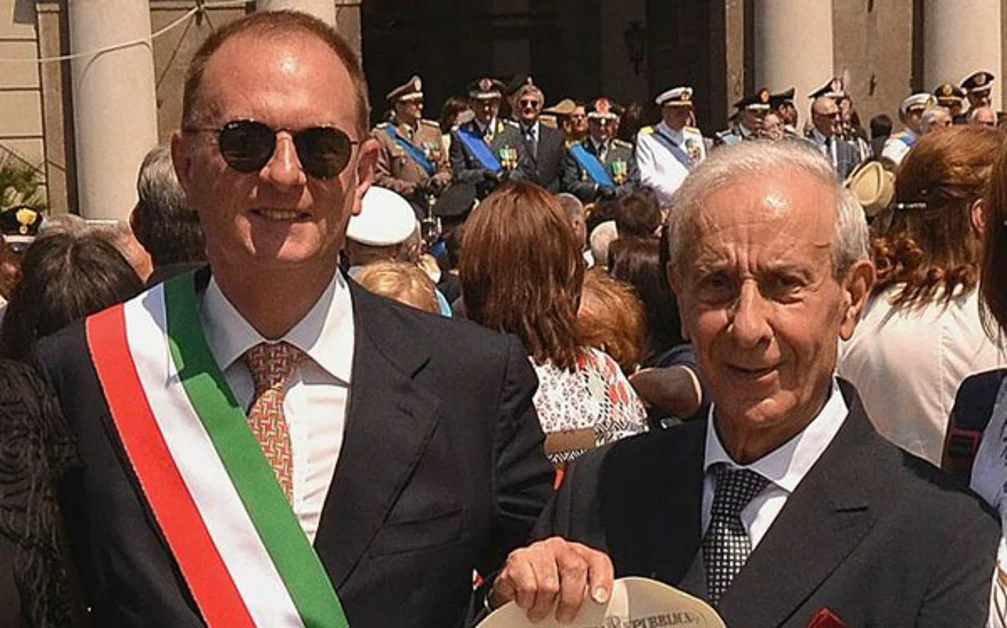 Sorrento - Onoreficenza di Cavaliere al sorrentino Antonino Esposito