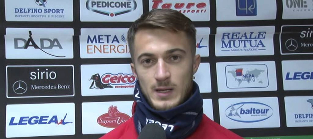Alfredo  Donnarumma, capocannoniere del Teramo Calcio, squadra neo promossa in B, premiato dal sindaco Starita