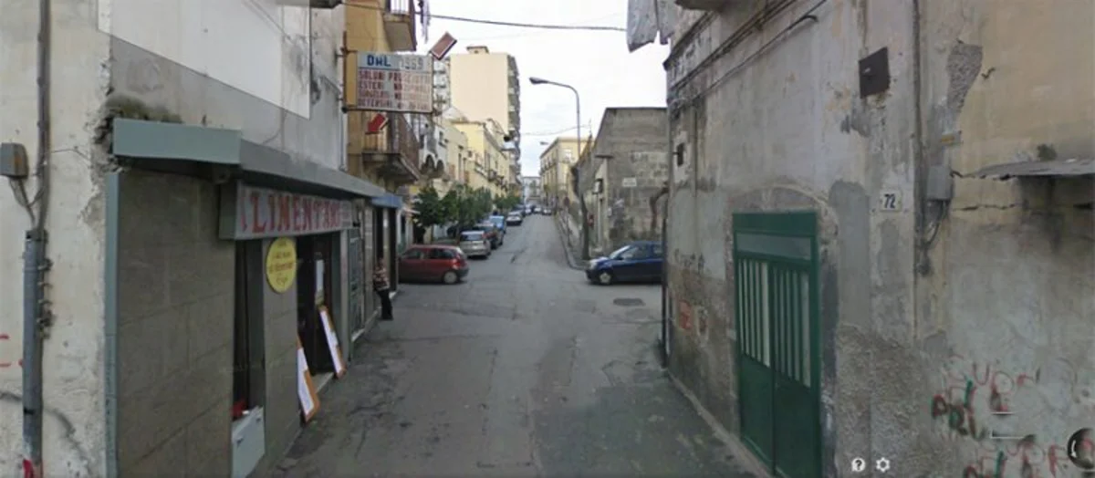 Torre Annunziata -  Provolera, un quartiere dimenticato.  Parla un commerciante