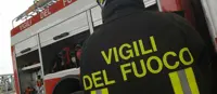 Ercolano - Casa abusiva da demolire, due uomini minacciano di lanciarsi dal tetto