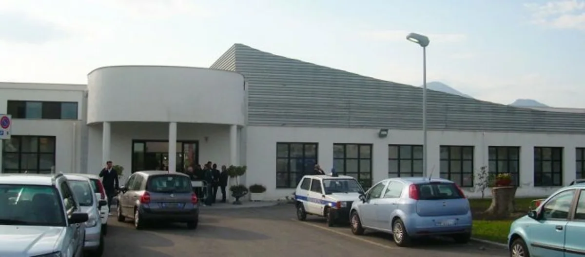 Furto all'Ufficio Economato del Comune di Torre Annunziata, prelevata cassaforte con i soldi