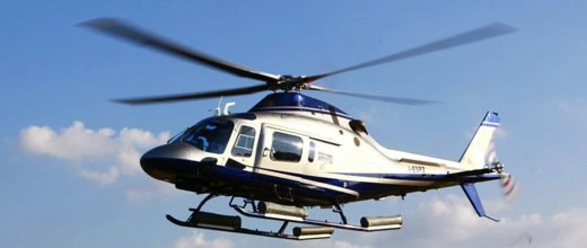 Castellammare di Stabia - Esorcismo sulla città da un elicottero