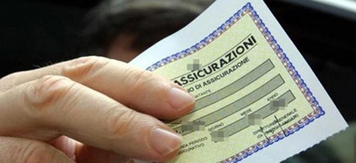 Finalmente giustizia per gli automobilisti napoletani onesti: assicurazioni meno care 