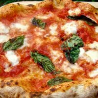 Napoli - NapoliPizzaVillage, sfida all'Expo: pizza lunga due chilometri